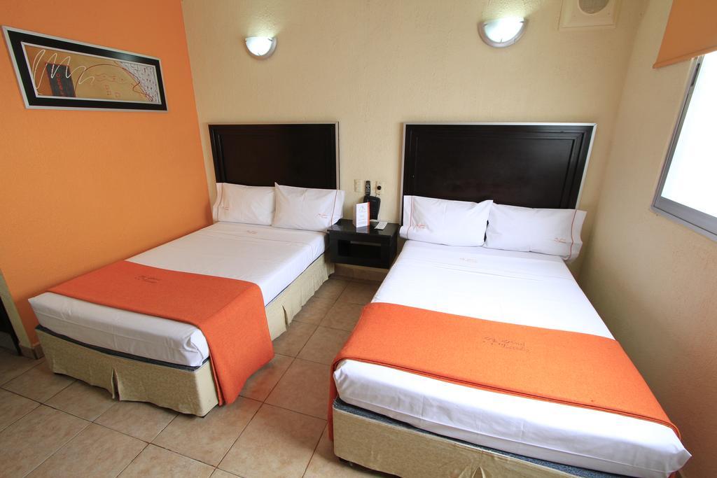 Hotel Estadio Гвадалахара Номер фото