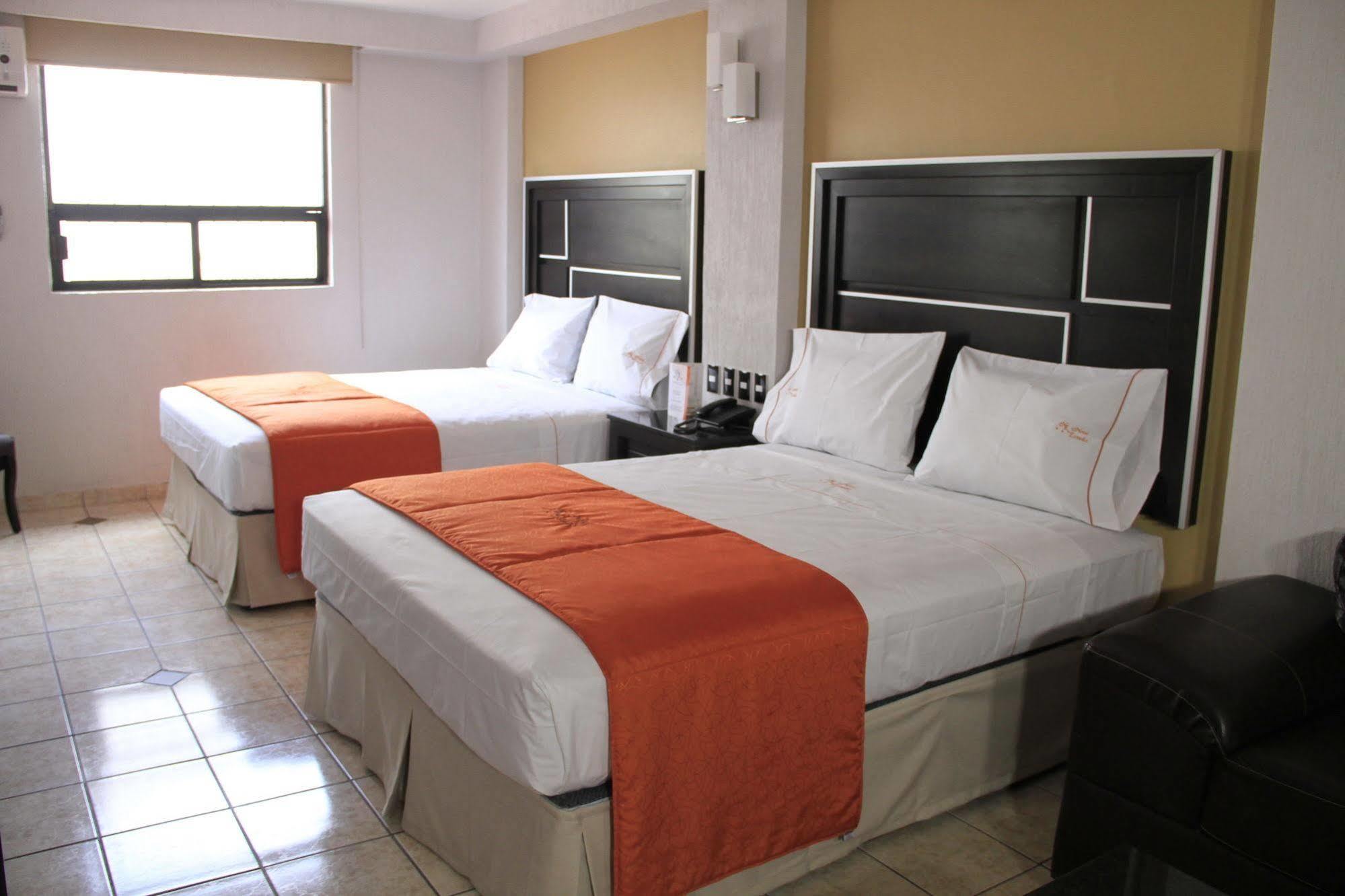 Hotel Estadio Гвадалахара Экстерьер фото